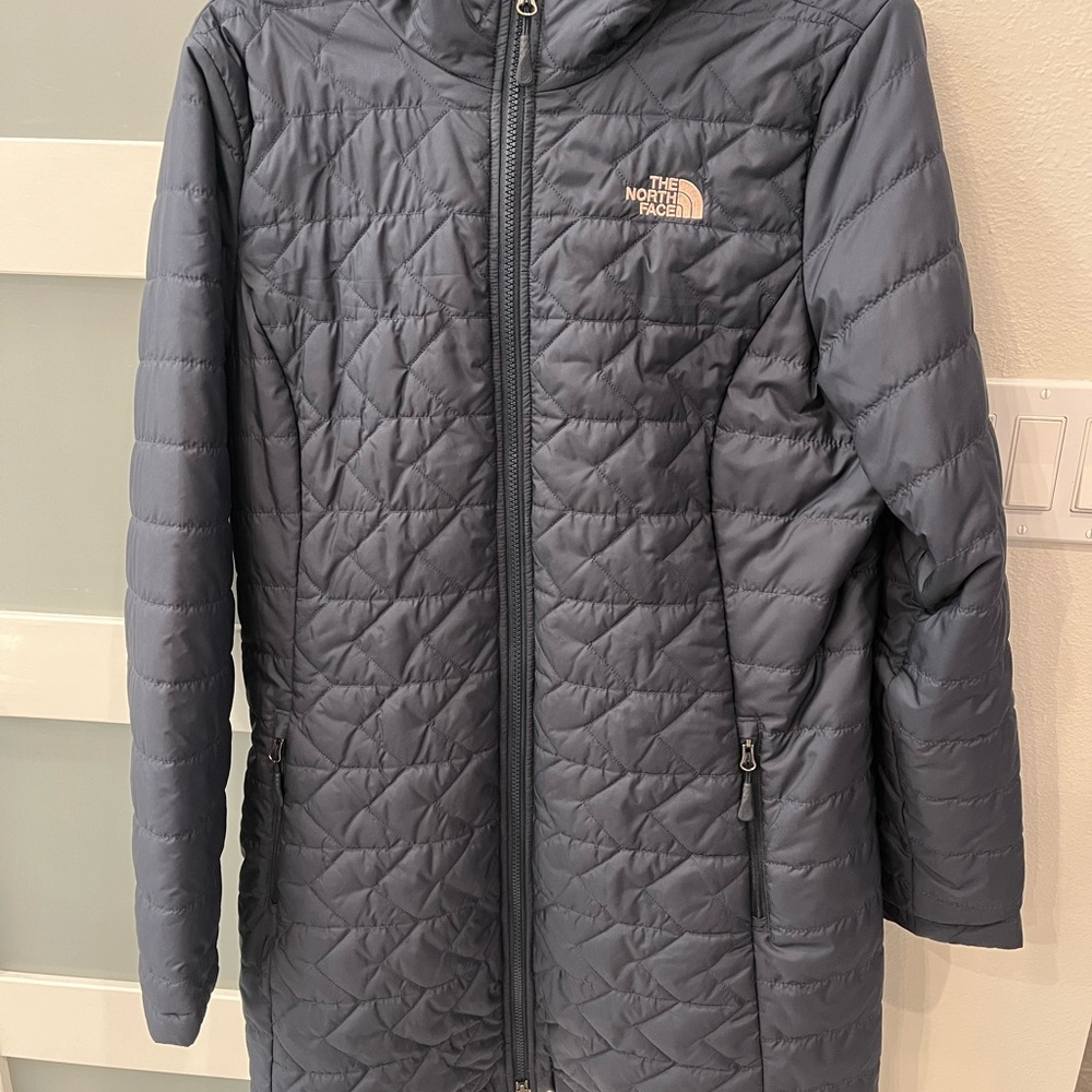 NORTH FACE NAVY BLUE PARKA - Picture 3 of 4